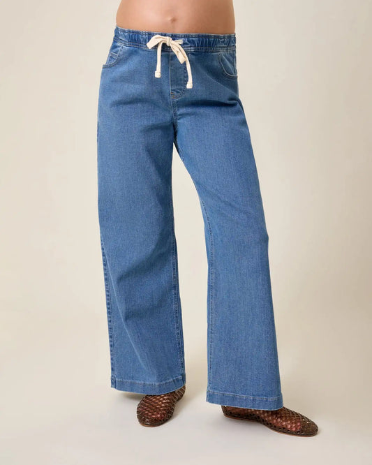 Wide Leg Maternity & Postpartum Jean | Medium Wash